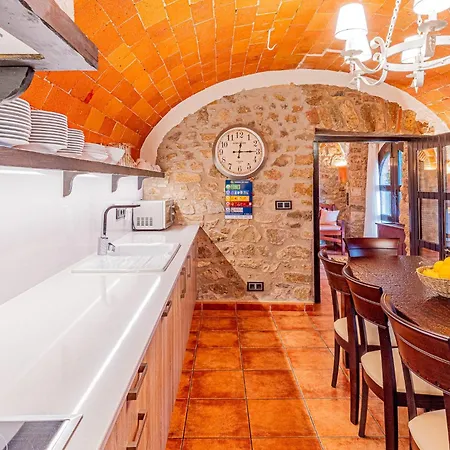 Cal Bisbe, Your Rural Casa rural *